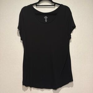 GAP - women’s luxe short sleeve scoop neck tshirt.  Size XL.  Black